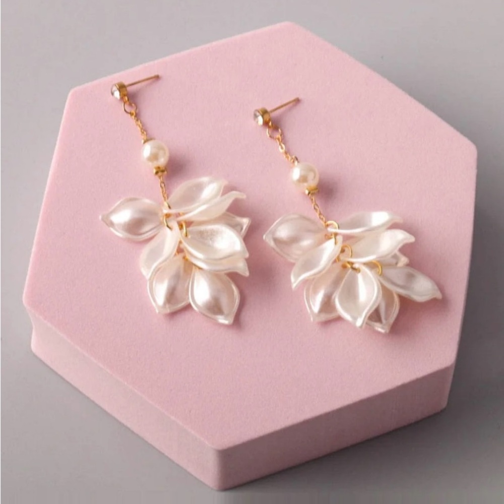 Elegant Flower Drop Earrings